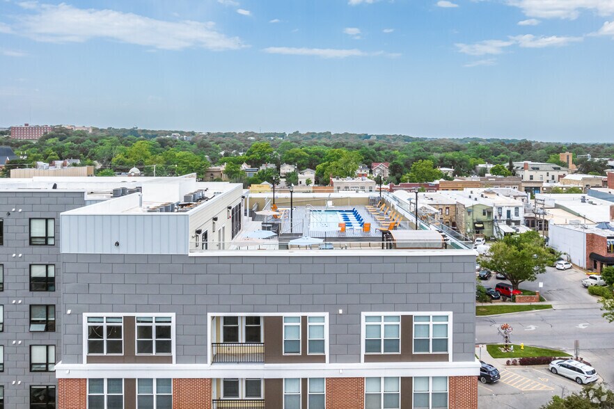 More Photos Of 901 New Hampshire St, Lawrence Apartments For Lease