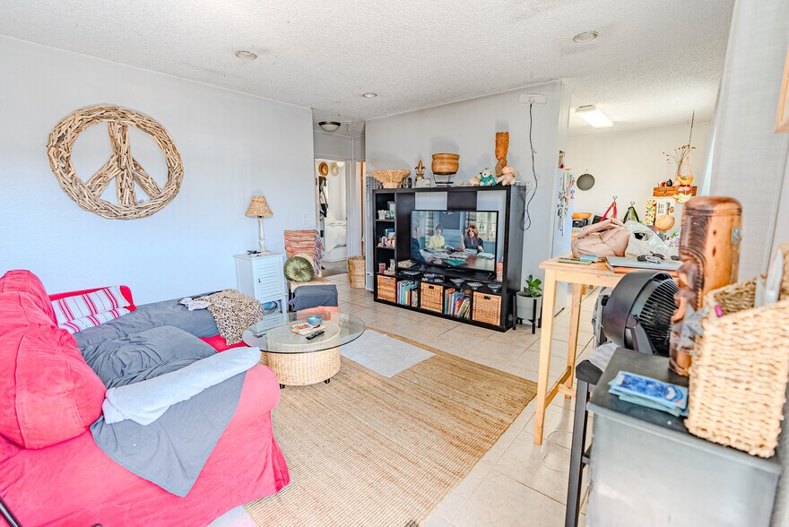 More Photos Of 725-727 Boulevard Ave, Imperial Beach Apartments For Sale