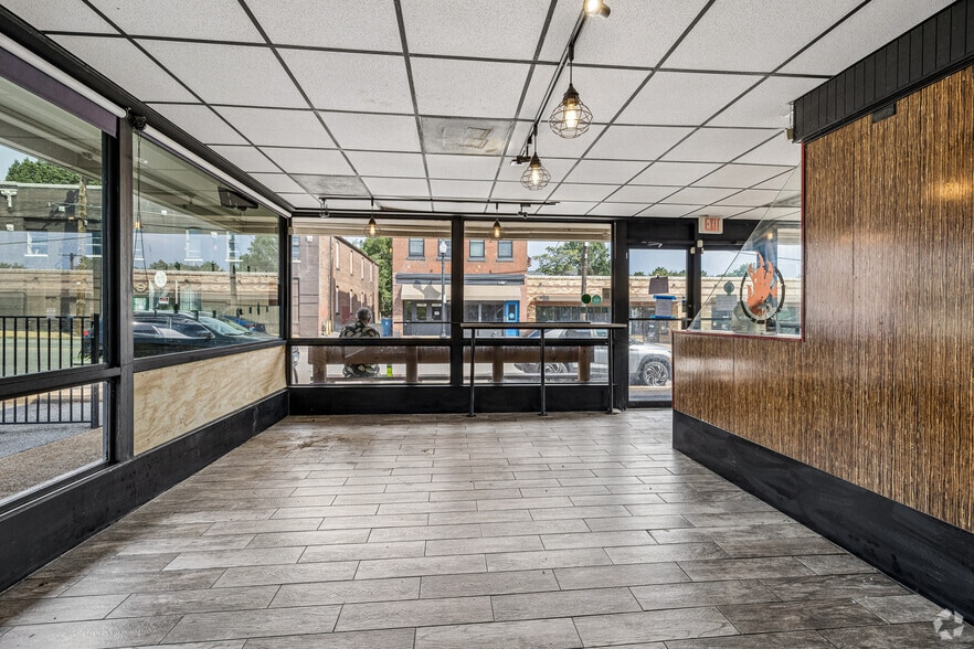 More Photos Of 7260 Manchester Rd, Maplewood Restaurant For Sale