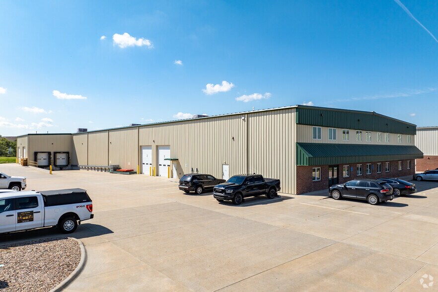 Primary Photo Of 1941 SW 6th St, Lincoln Warehouse For Sale