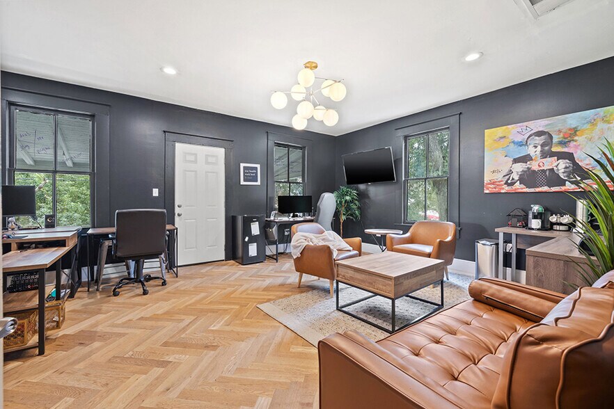 More Photos Of 306 E Oak Ave, Tampa Office For Lease