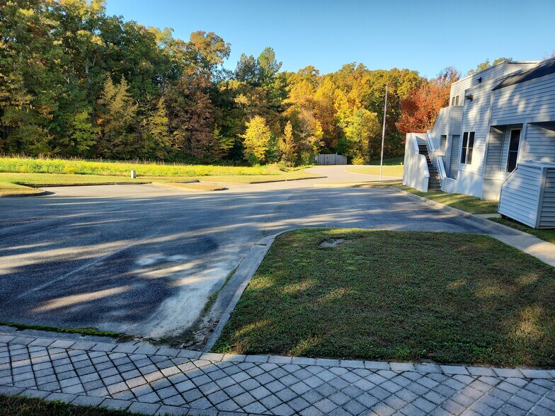 More Photos Of 3121 E Boundary Ct, Midlothian Office For Sale