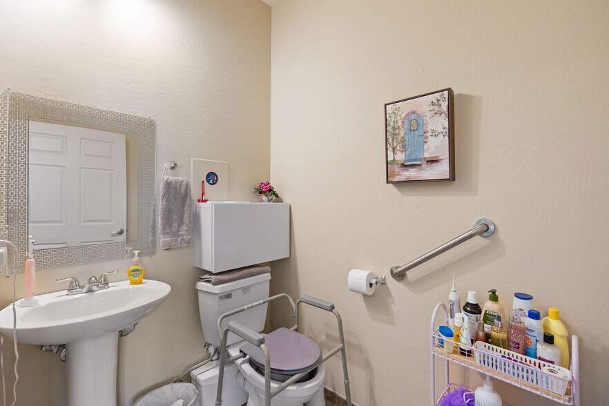 More Photos Of 18000 W Assisted Living Home LN, Surprise Assisted Living For Sale