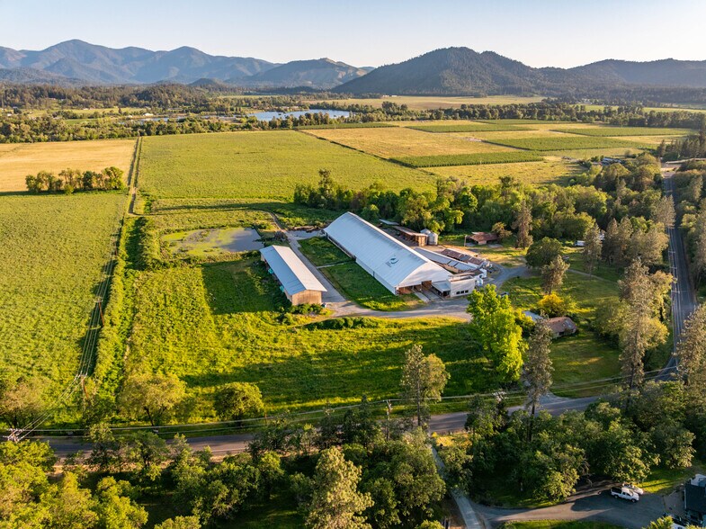 More Photos Of 6531 Lower River Rd, Grants Pass Specialty For Sale