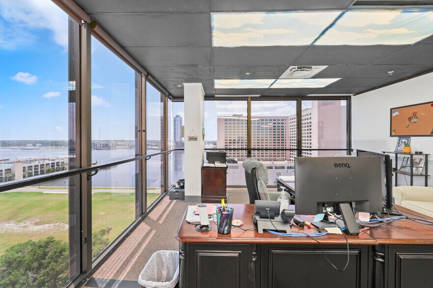 More Photos Of 233 E Bay St, Jacksonville Office For Sale