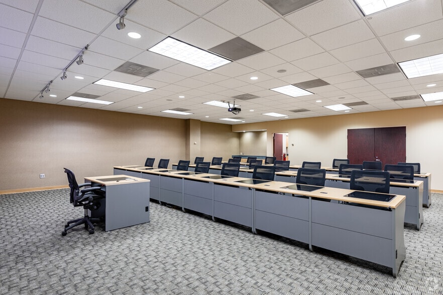 More Photos Of 112 Townpark Dr NW, Kennesaw Office For Sale