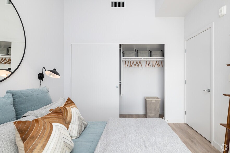 More Photos Of 5935 W Pico Blvd, Los Angeles Apartments For Lease