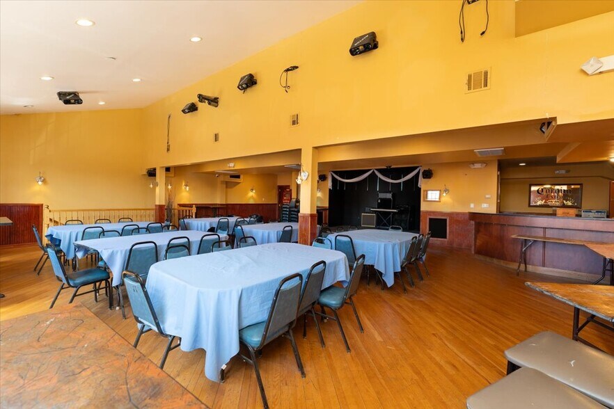 More Photos Of 217-219 Frelinghuysen Ave, Newark General Retail For Sale