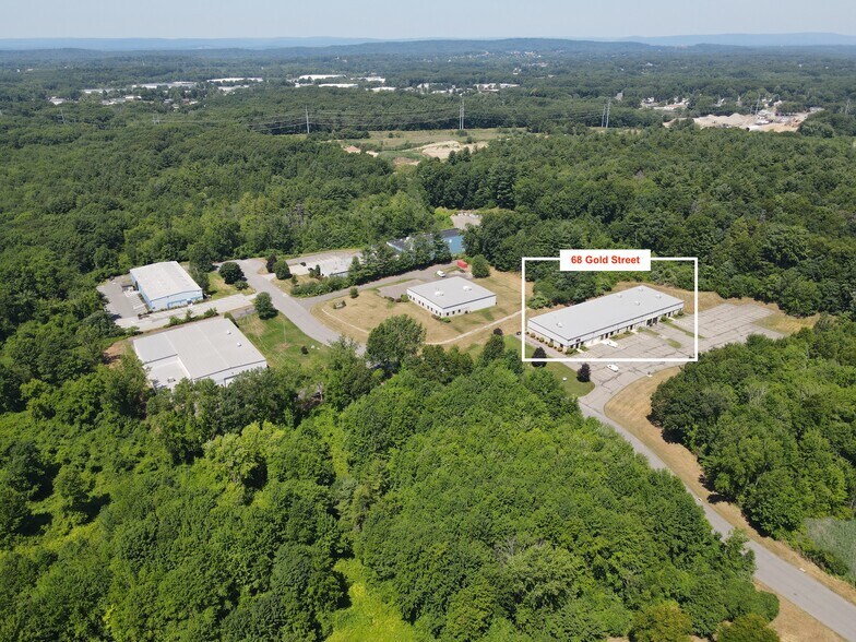 More Photos Of 68 Gold St, Agawam Light Manufacturing For Lease