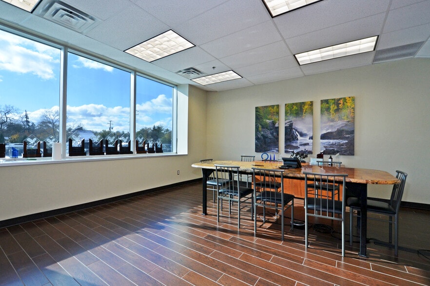 More Photos Of 7900 Excelsior Blvd, Hopkins Warehouse For Lease