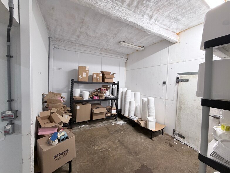 More Photos Of 8105 Wallace Rd NW, Salem Industrial For Lease