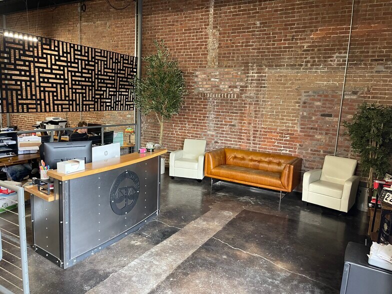More Photos Of 1609 E 4th St, Tulsa Office For Lease
