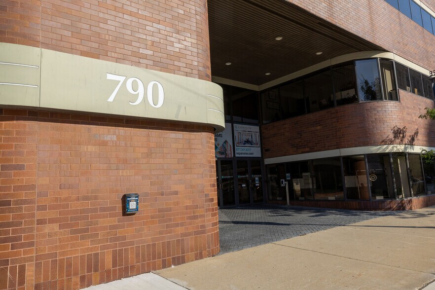 More Photos Of 790 N Milwaukee St, Milwaukee Coworking Space