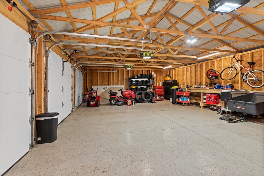 More Photos Of 4 Davis Aly, Loysville Specialty For Sale