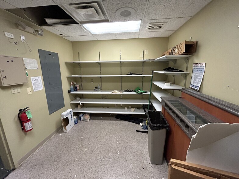 More Photos Of 115 E Sibley St, Hammond Freestanding For Lease