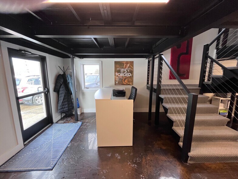 More Photos Of 112 Parker St, Newburyport Research And Development For Lease