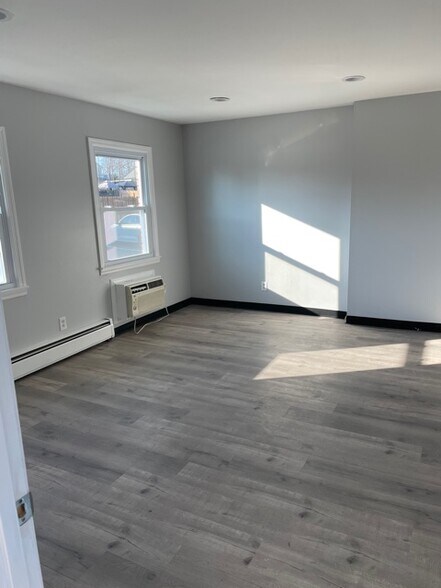 More Photos Of 655 Amboy Ave, Woodbridge Medical For Lease