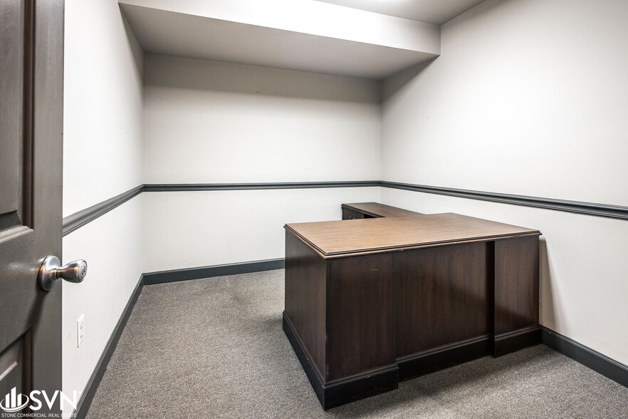 More Photos Of 125 Macarthur Ct, Nicholasville Manufacturing For Lease