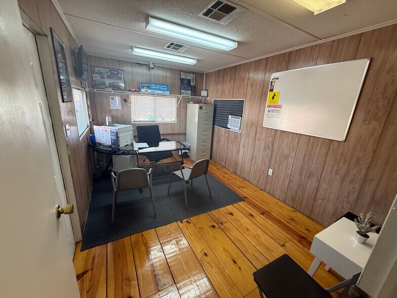 More Photos Of 1109 N Semoran Blvd, Orlando Land For Lease