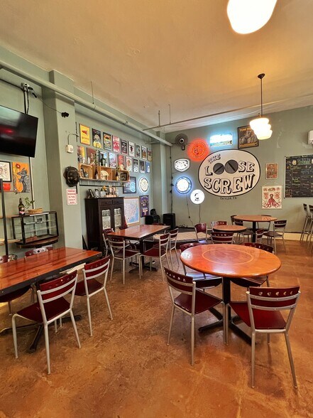 More Photos Of 410 W 7th St, Taylor Research And Development For Lease