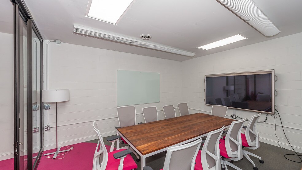 More Photos Of 1426 Burlingame Ave, Burlingame Storefront Retail Residential For Lease