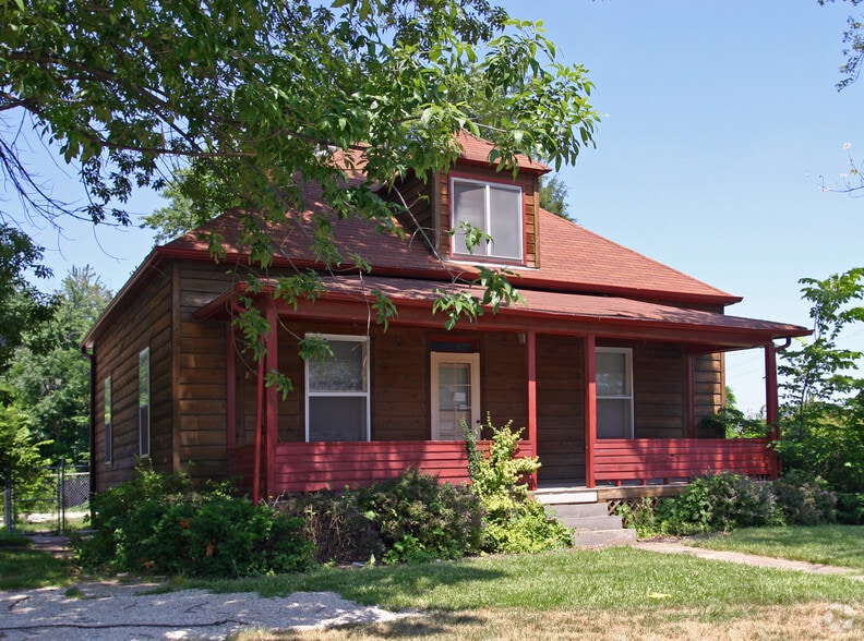 Primary Photo Of 12245 Bellefontaine Rd, Spanish Lake Office For Sale