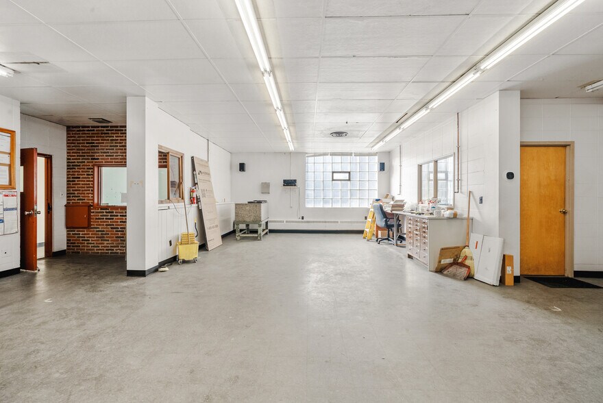 More Photos Of 292 Walnut St, Saint Paul Manufacturing For Lease