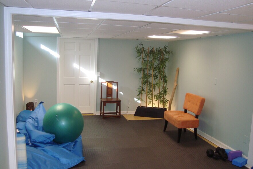 More Photos Of 381 Hubbard St, Glastonbury Loft Creative Space For Lease