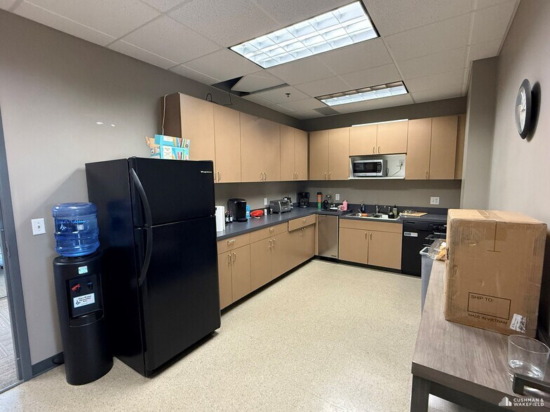 More Photos Of 4045 St Cloud Dr, Loveland Office For Sale