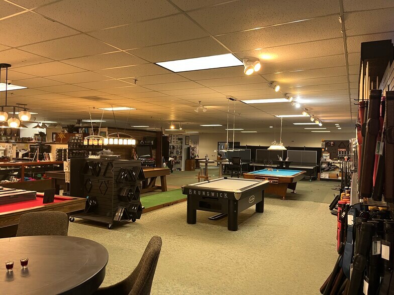 More Photos Of 5585 University Blvd W, Jacksonville Storefront Retail Office For Sale