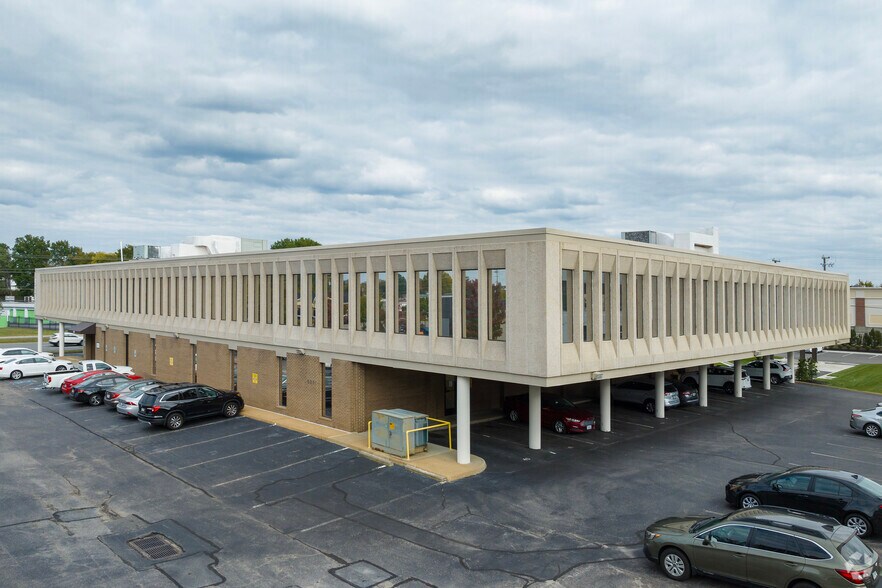 More Photos Of 5211 W Broad St, Richmond Office For Lease