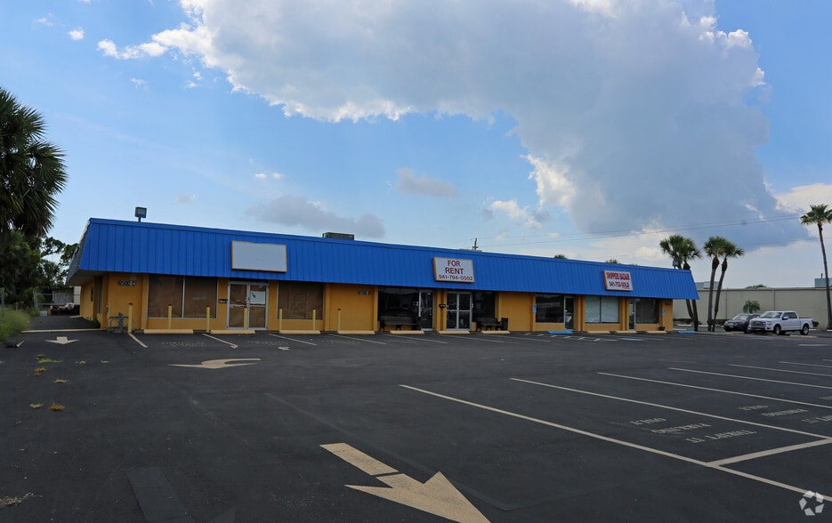 More Photos Of 6500 14th St W, Bradenton Storefront For Lease