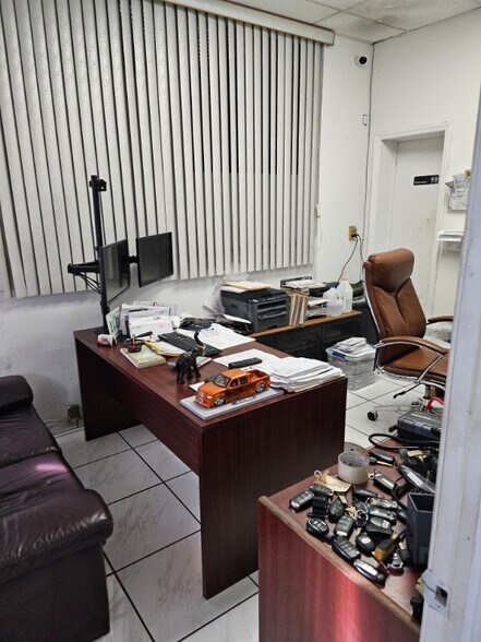 More Photos Of 4010 E 8th Ave, Hialeah General Retail For Sale