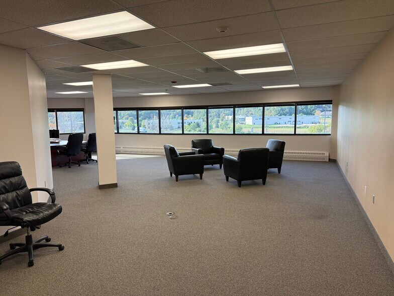 More Photos Of 186 County Road U, River Falls Office For Lease