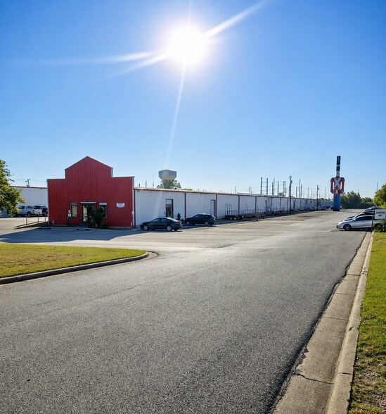 More Photos Of 5900 Franklin Ave, Waco Manufacturing For Lease