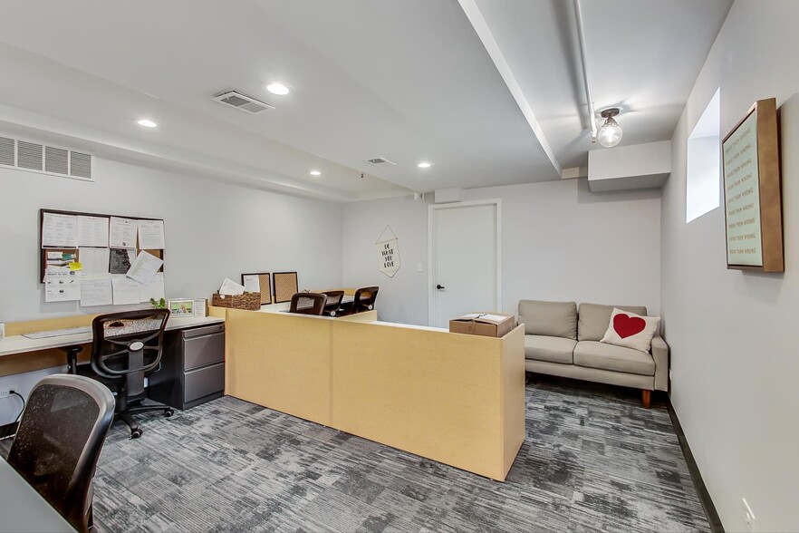 More Photos Of 324 W Touhy Ave, Park Ridge Office For Lease