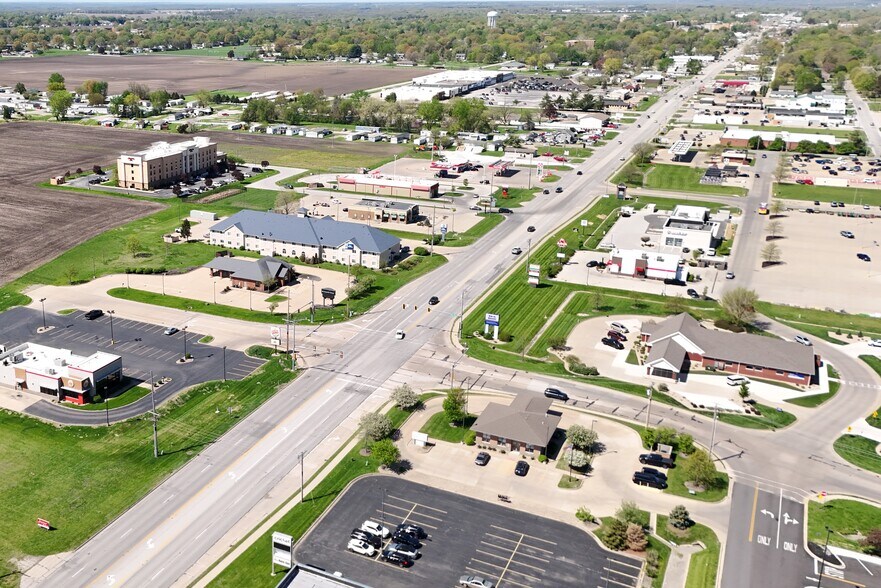 More Photos Of 1661 E Jackson St, Macomb General Retail For Lease