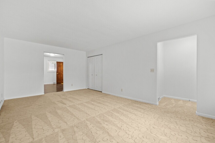 More Photos Of 118 21st St NW, Minot Multifamily For Sale