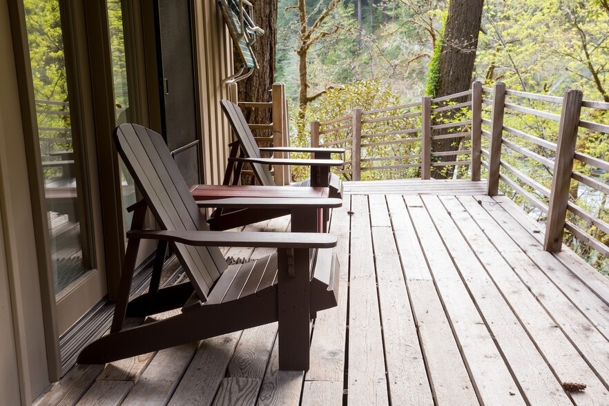 More Photos Of 42705 N Umpqua Hwy, Idleyld Park Hotel For Sale