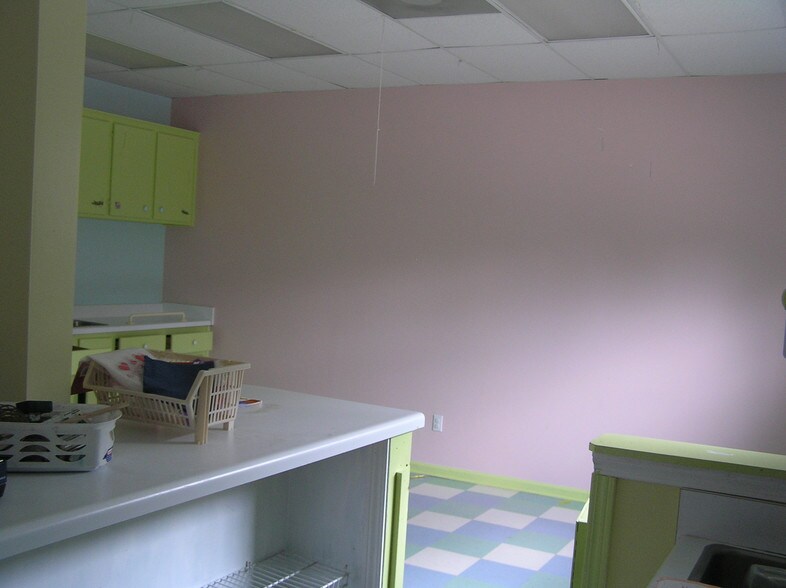 More Photos Of 216 E Felton Rd, Cartersville Daycare Center For Sale