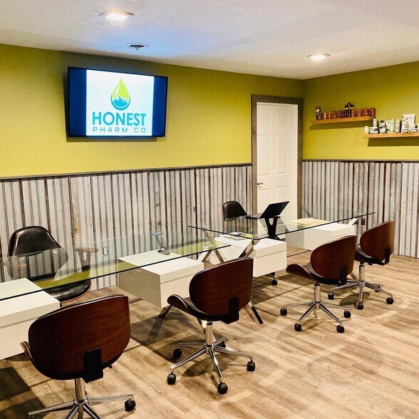 More Photos Of 609-621 E Maple Ave, Newark Light Manufacturing For Lease