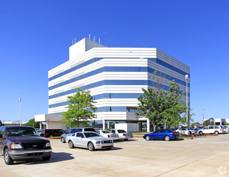 More Photos Of 3800 N May Ave, Oklahoma City Office For Sale