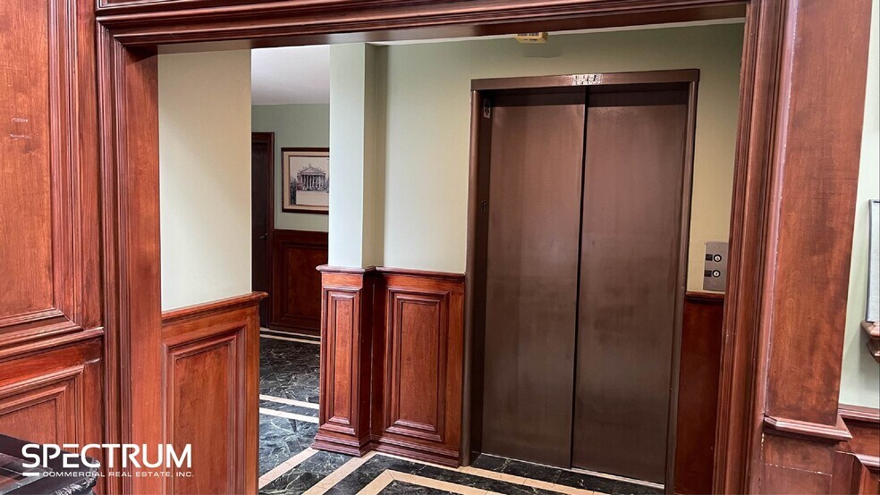 More Photos Of 13808 Ventura Blvd, Sherman Oaks Office For Sale