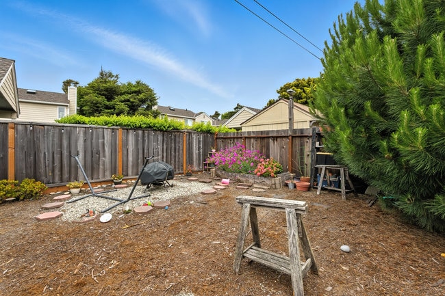 More Photos Of 575 Myrtle St, Half Moon Bay Apartments For Sale