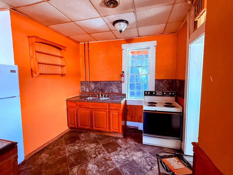 More Photos Of 6 Church St, Nassau Apartments For Sale