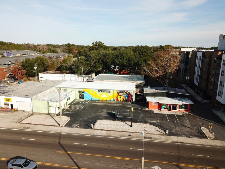 More Photos Of 633 NW 13th St, Gainesville General Retail For Sale