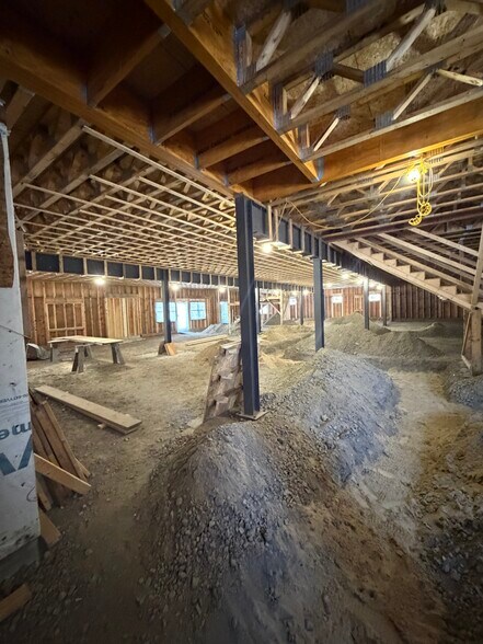 More Photos Of 255 Cape Hwy, East Taunton Storefront Retail Office For Lease