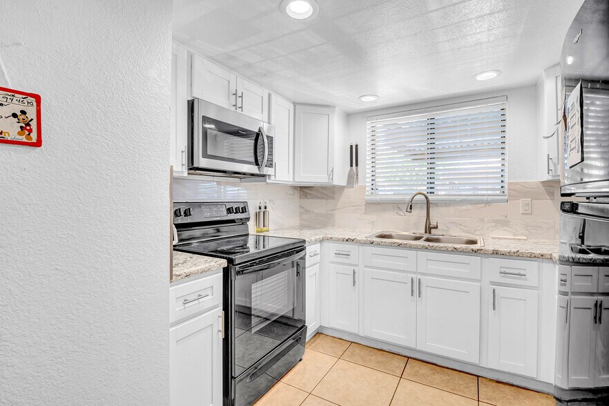 More Photos Of 3027-3045 E Grandview Rd, Phoenix Apartments For Sale