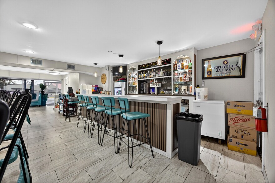 More Photos Of 4350 Augusta Rd, Lexington Restaurant For Sale