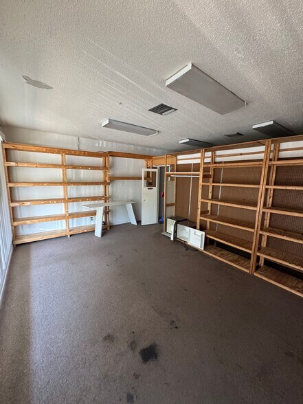 More Photos Of 3450 17th St, Sarasota General Retail For Sale